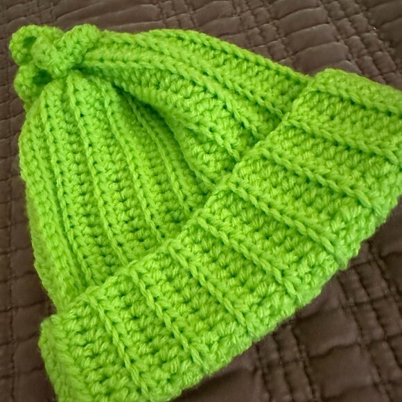 Grinch Green Who Beanie with fun fringe, adult sized - Picture 4 of 4